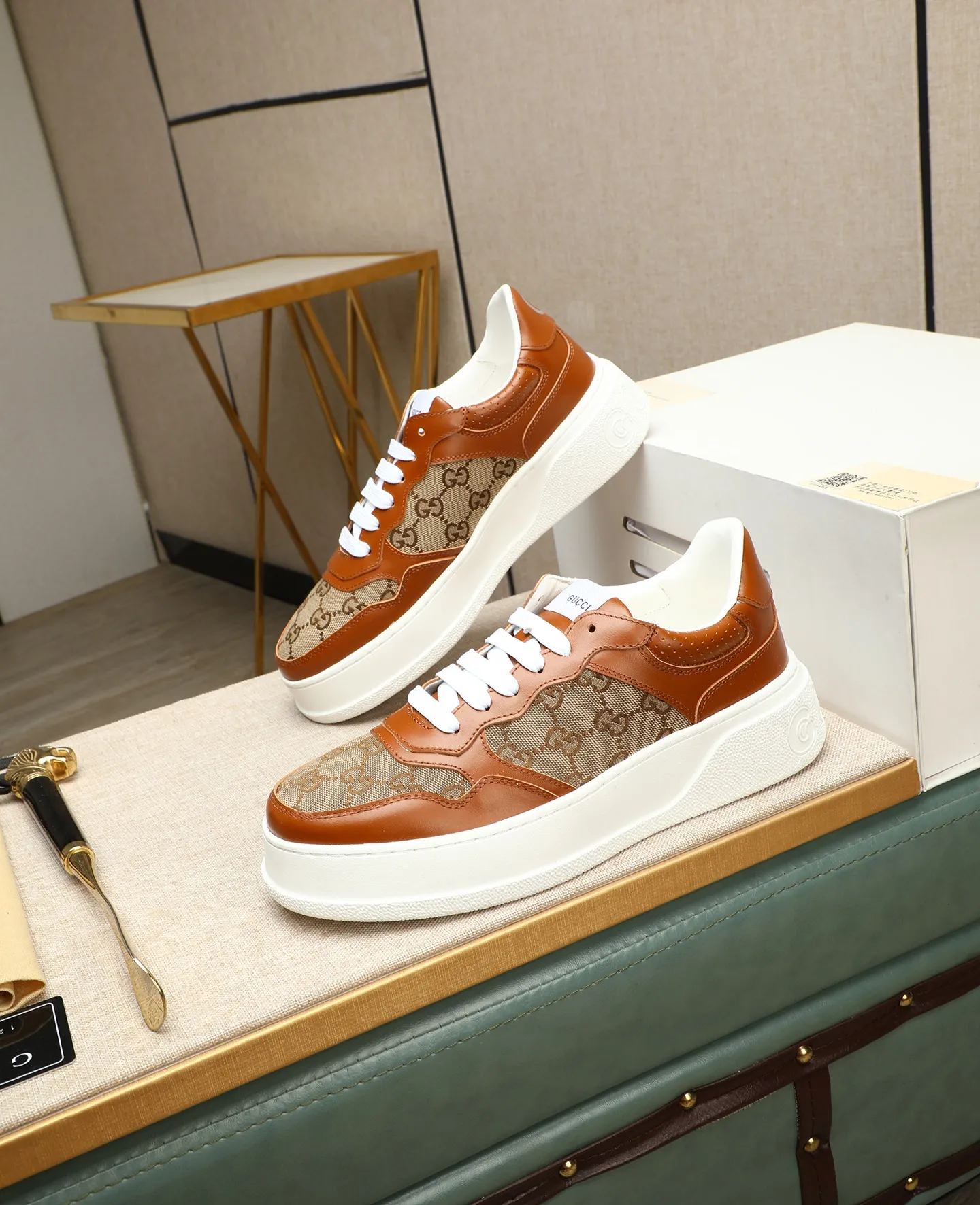 Men's shoes 💰400 GUCCI🔍🔍The latest models are on sale at the same time at the counter. Original calfskin imported from Italy, genuine leather lining, (high-end, extravagant, and classy) with exquisite workmanship. Soles: Original soles specially provided by the original factory. ⚠Exclusive double-layer movable molded soles are super comfortable⚠. Photos of the real thing🎬The real thing is better🔍🔍"High quality·Follow the order" Code number 38-44